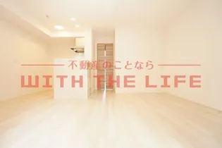 フリーデン国分【203号号室】の居間