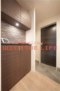 モンレーヴ本町【101号号室】の玄関