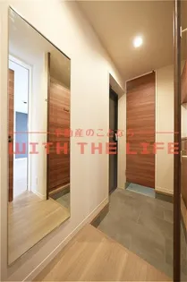 モンレーヴ本町【102号号室】の玄関