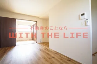 コル・クラージュ【104号号室】の居間