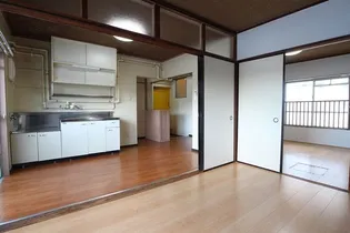 グレースタカツキ【1-105号号室】の居間