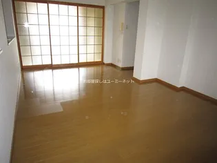 アメニティビル【201号室】の居間