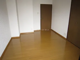 アメニティビル【201号室】の寝室