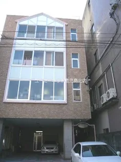 ファミールm【3階】の外観