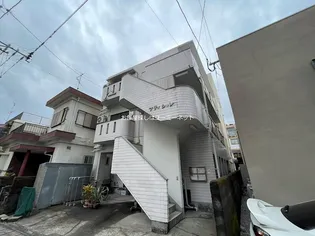 プティシャレー【2階】の外観