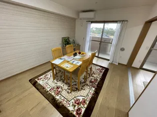 パインウェーブ香月【102号室】の居間