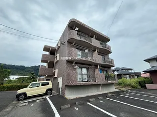 鹿児島県姶良市西餅田【マンション】の外観