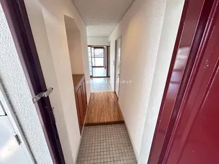 ロイヤルハイツ【301号室】の玄関