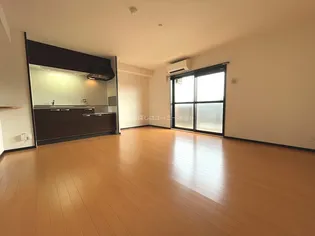 カーサカラ【305号室】の居間