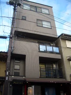 「アンリービル」【2階】の外観