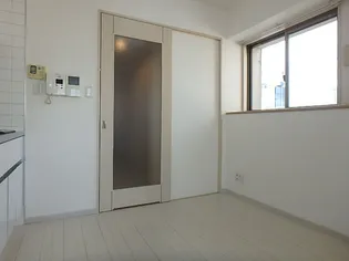 LUMINOUS新大阪【11階】の居間