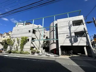 サラダボウル【1階】の外観