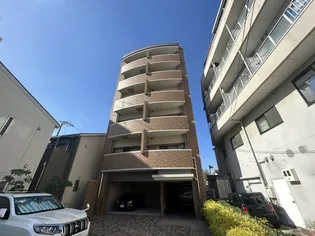 ロイヤルグランデ吹田【2階】の外観