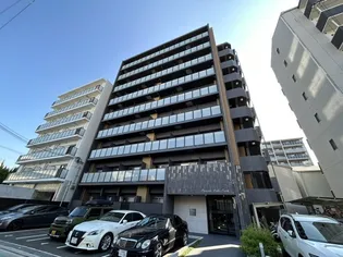 プレサンス江坂クォーレ【3階】の外観