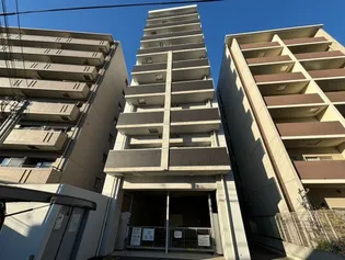 ライブガーデン新大阪【8階】の外観