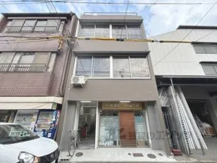 正面ビルの画像
