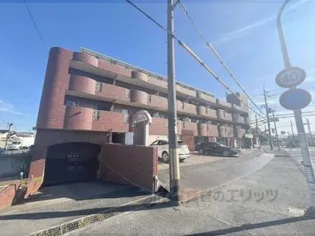サンプラザ築山【3階】の外観