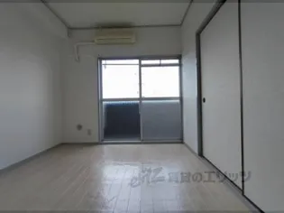 シャトー離宮【305号室】の寝室