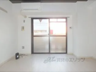 ウエストグランアベニュー六角【4階】の寝室