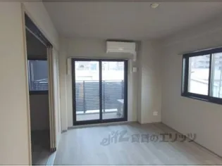 ベルヴィ石山【301号室】の玄関