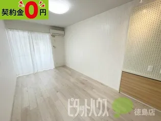 LeBlanche【2階】の外観