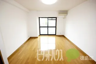 リバティマンション【1-F号室】の外観