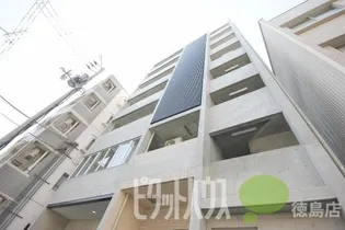 ラビーナスNISHISENBA【301号室】の外観