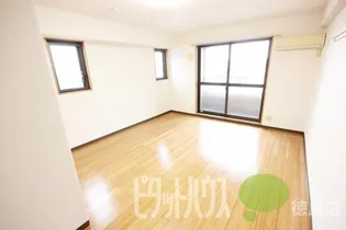 フィールドオブウィステリア【303号室】の外観