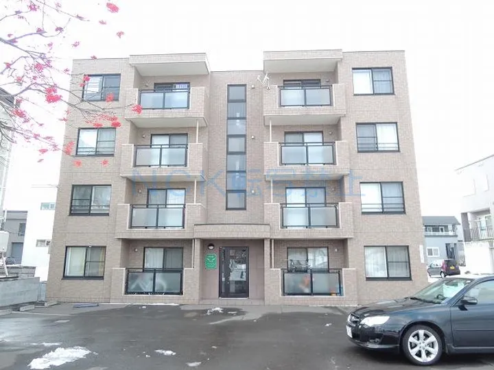 ノイシュバン ウィングの画像