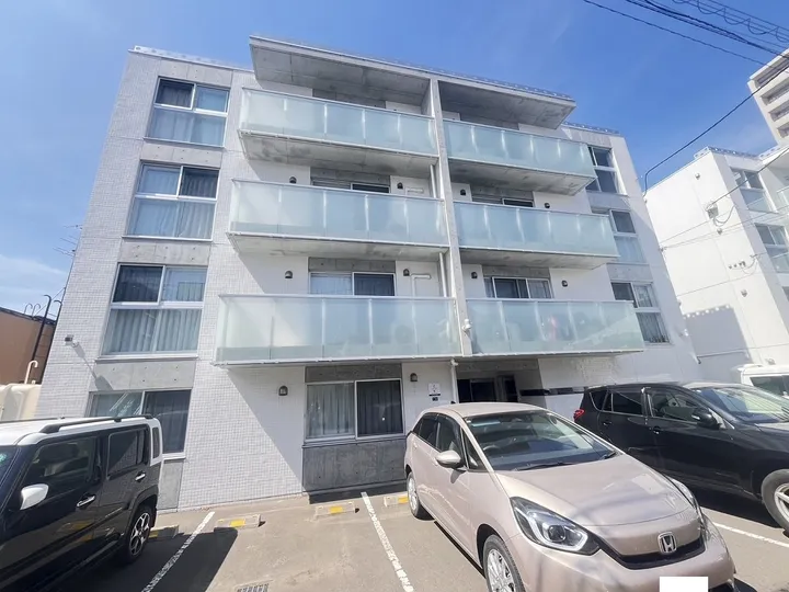 FIRST CLASS 南円山の画像