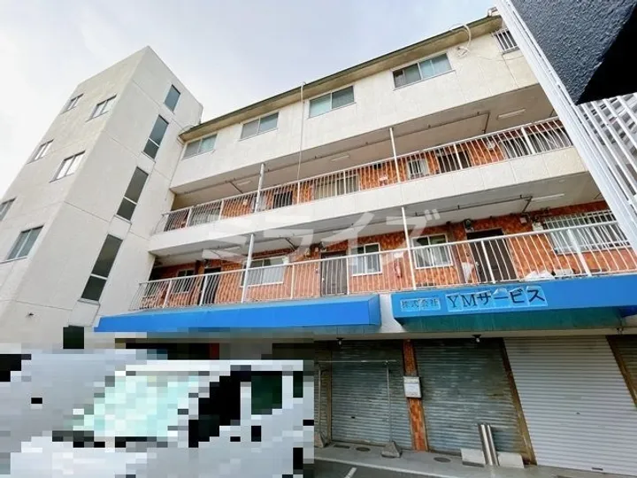 由上ビルの画像