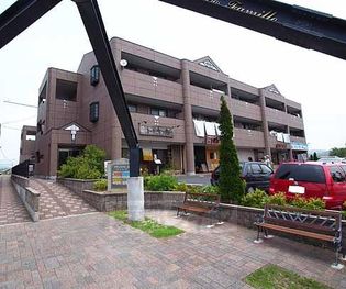 京都府木津川市梅美台1丁目の賃貸マンション