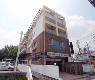 京都府京都市右京区西京極新明町の賃貸マンション