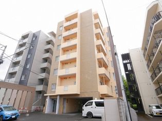 北海道札幌市中央区南十五条西8丁目の賃貸マンション