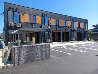 富山県富山市金泉寺の賃貸アパート