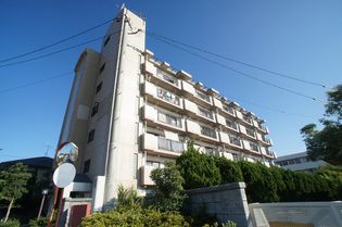 福岡県古賀市花見東4丁目の賃貸マンション