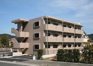 鹿児島県姶良市東餅田の賃貸マンション