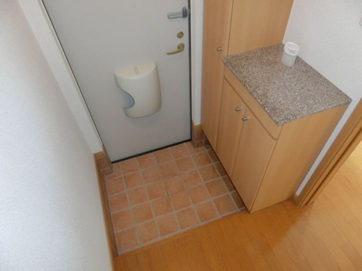 サワーパルシェ103の玄関