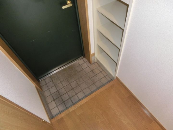 ファインコート学園西406の玄関