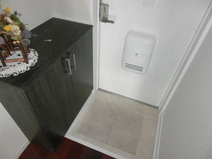 サンプレタ貴崎101の玄関