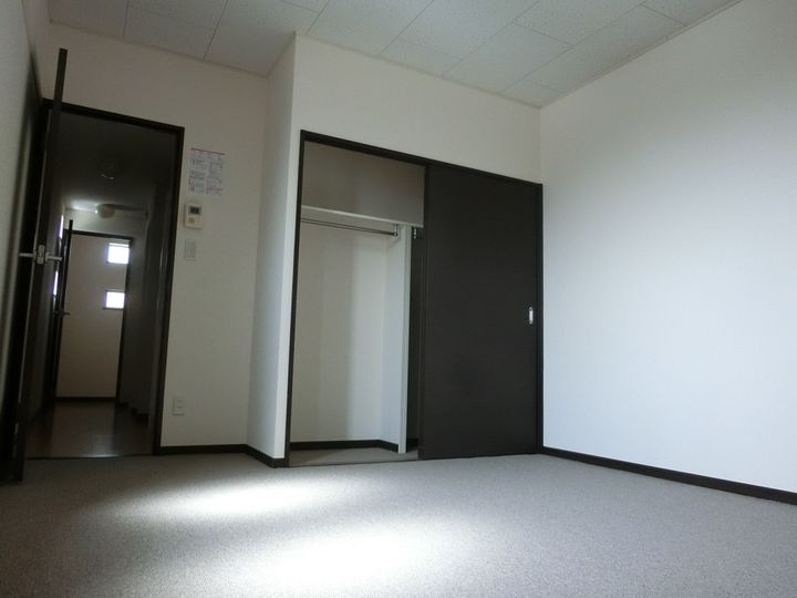 レオネクストひょうご東条208の居間