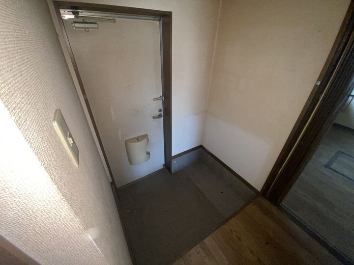 マンション若葉1Dの玄関