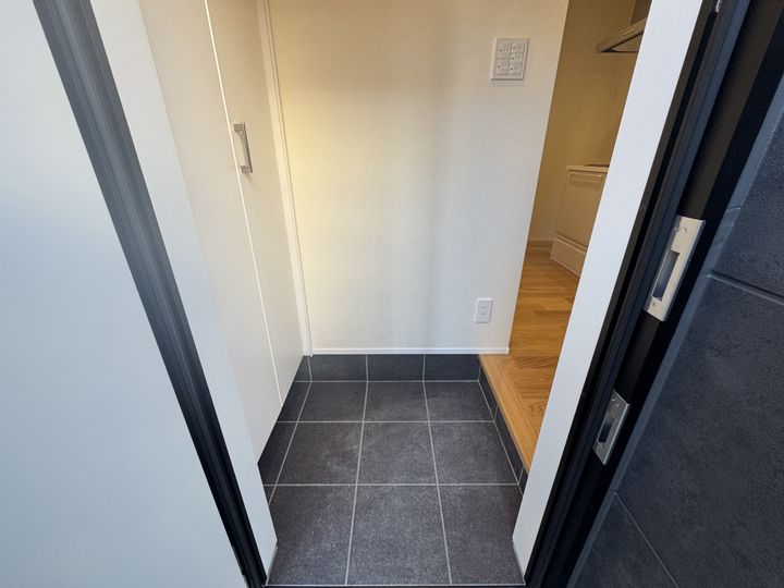 マッティーナ西明石101の玄関