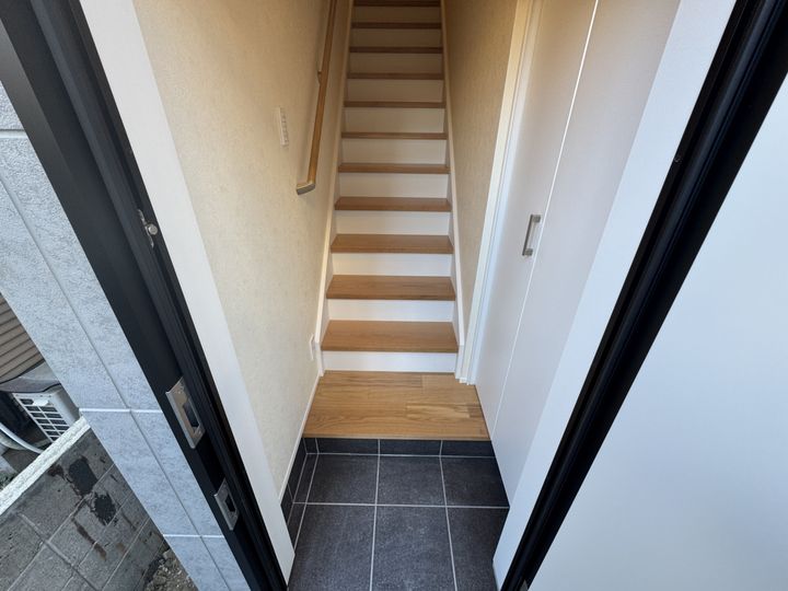 マッティーナ西明石201の玄関