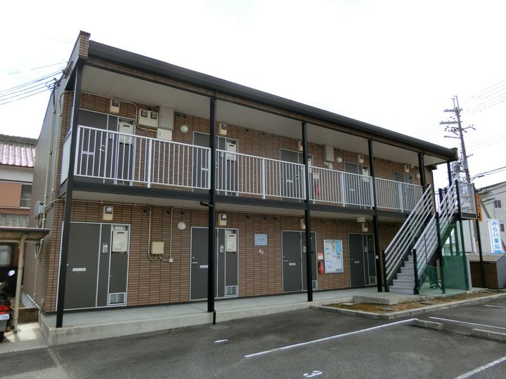 レオパレスマーメイドⅢ101の外観