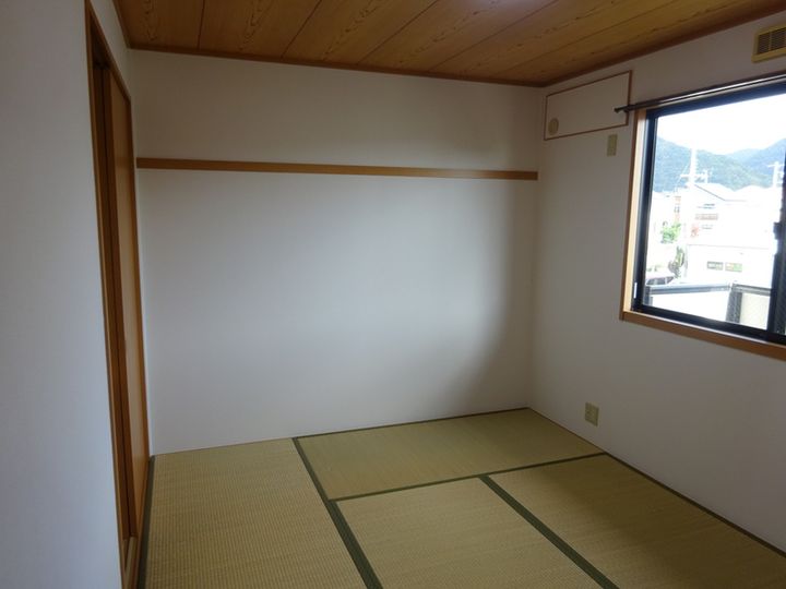 ハイツサンシティー保城102の内装