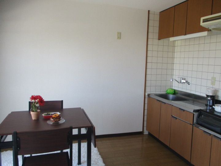 アイビーコート3-Dの居間