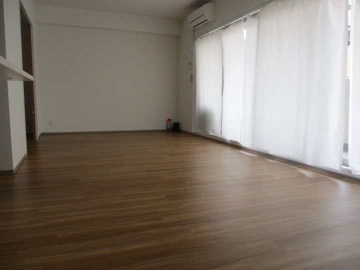 キャッスルコート田寺東の居間