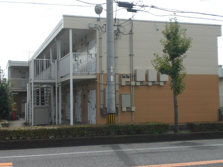 レオパレス天神110の外観