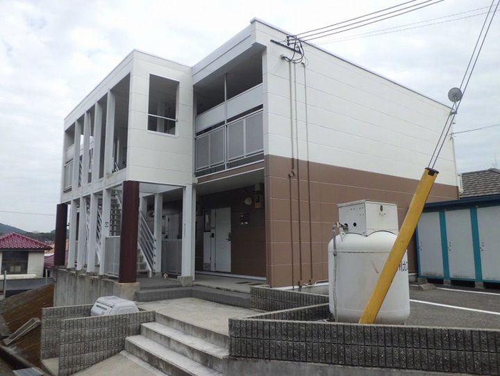 レオパレスマロンモーレー105の外観